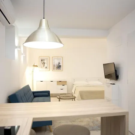 Studio Jon Apartment Split